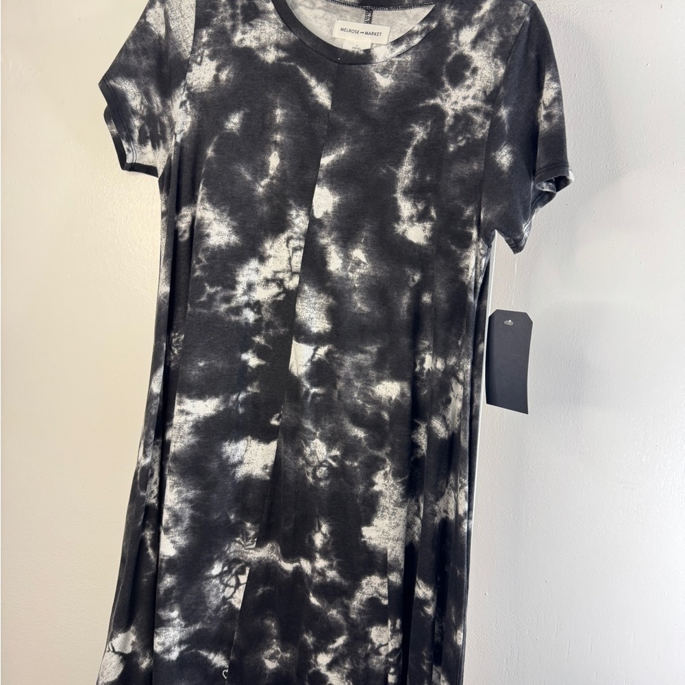 Melrose and Market Gray and White Tie-Dye Top